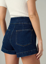 THE ELLIA SHORT